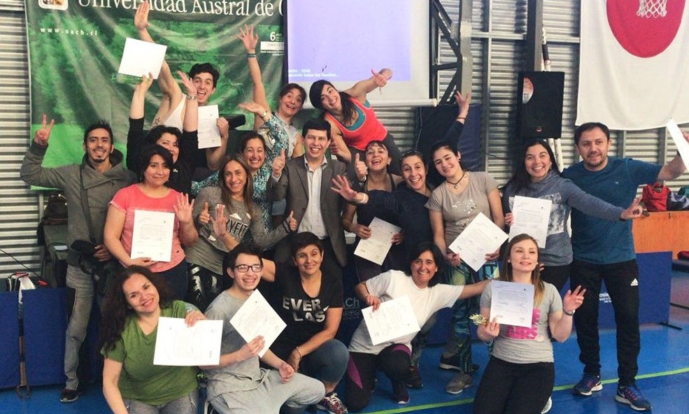 Profesores e instructores de danza aprenden técnicas coreográficas