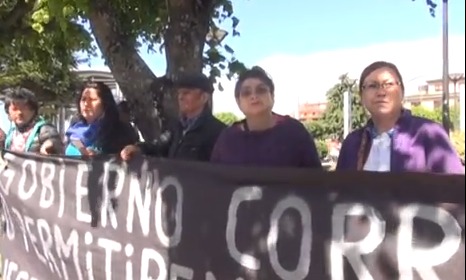 Protestas frente a la corte de apelaciones de Puerto Montt para evitar contaminación en Río Trapen