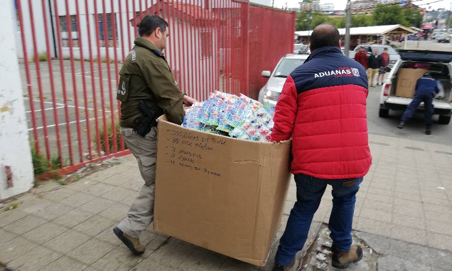 10 Mil productos incautados y un detenido dejó clausura al "Mall Chino" de Puerto Montt 