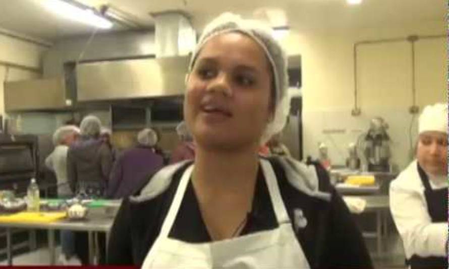 Realizan taller de cocina chilena para mujeres inmigrantes