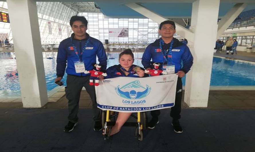 ¡FELICITACIONES! Nadadora Angelina Ampuero puertomontina logró 4 medallas de oro y 4 récords nacionales