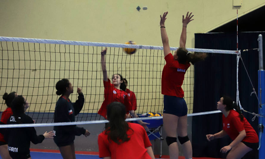 Selección Nacional de Volley Sub 16 se concentra en Frutillar