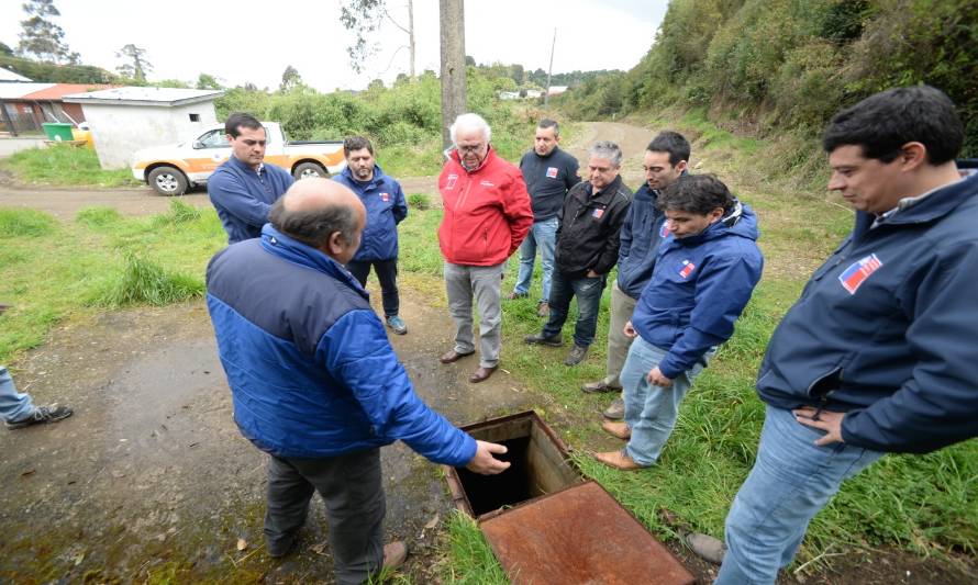 Comenzó limpieza del sistema de agua potable de Puerto Octay