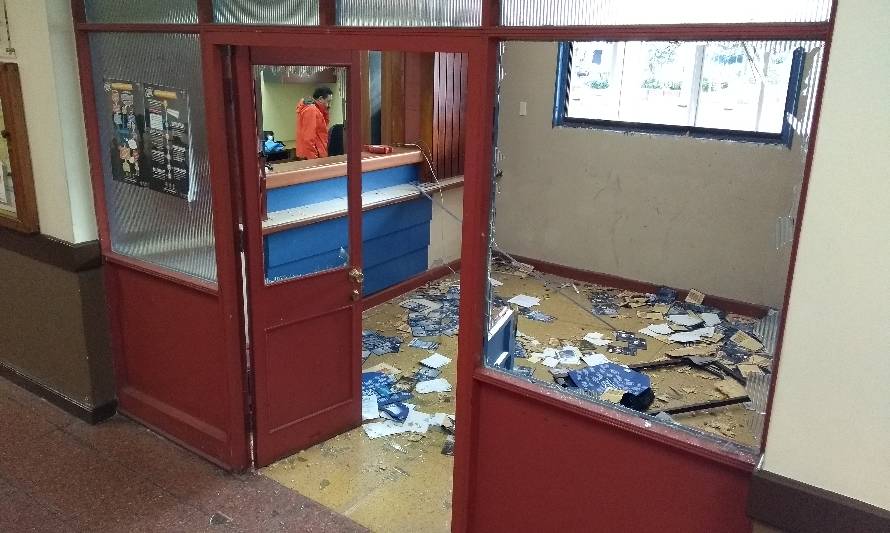 Saquearon las oficinas del Cantón de Reclutamiento de Puerto Montt