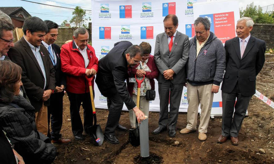 Con primera piedra inician construcción de Centro de Diálisis del Hospital de Calbuco