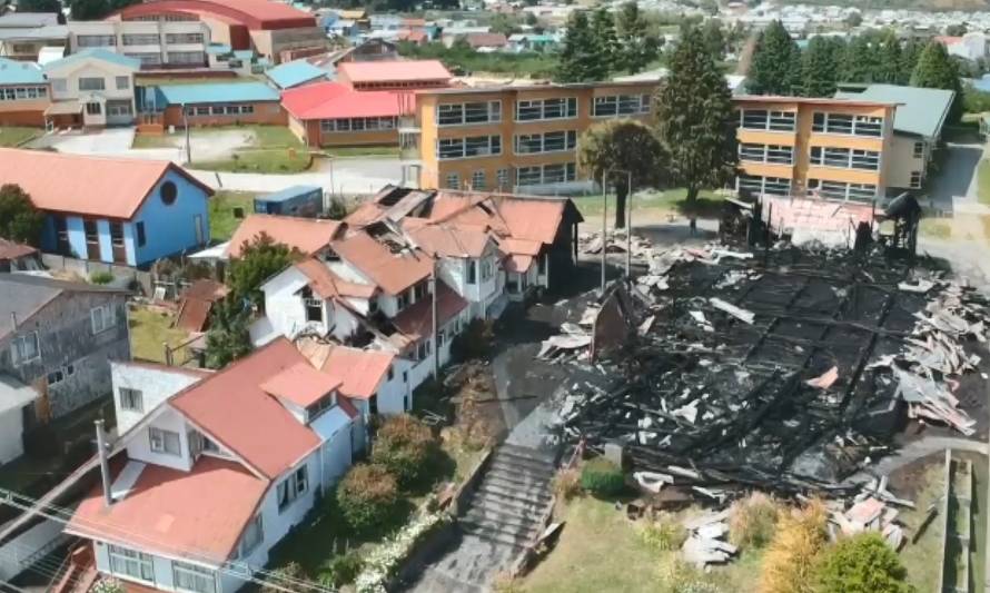 Ministra de las Culturas: "Existe voluntad para reconstruir Iglesia de San Francisco de Ancud"