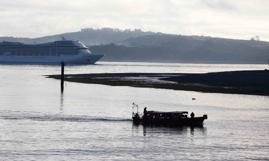 Turistas de Crucero fueron recibidos con intervención artística de Subdirección de Turismo del Municipio 