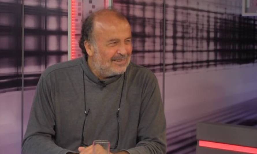 El reconocido director de cine Gonzalo Justiniano conversa sobre la crisis social y el Cine chileno