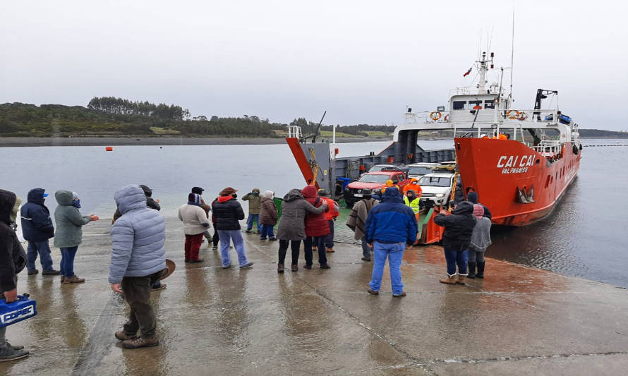 Calbuco: Vecinos de isla Puluqui se tomaron rampa de barcazas