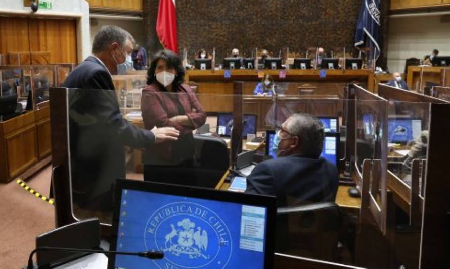 Senado aprobó reajuste de 6 mil pesos al salario mínimo