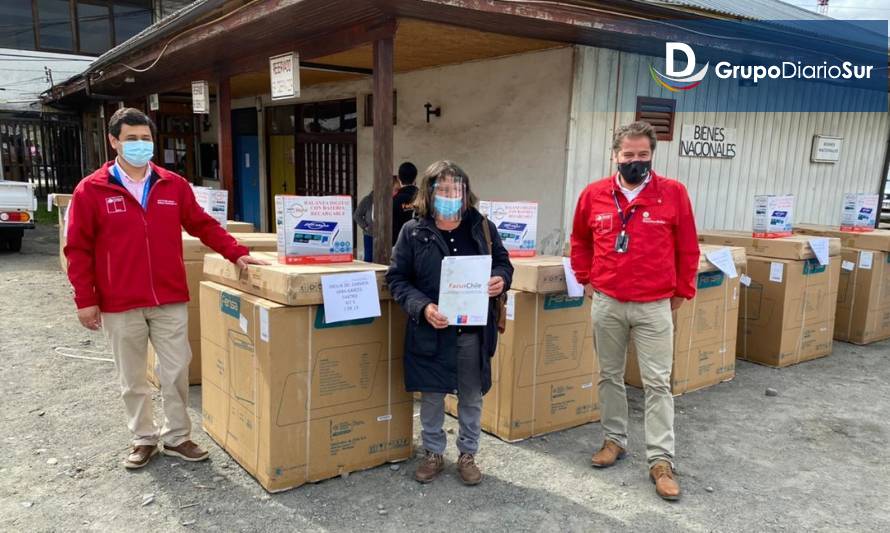 Tejiendo Redes: Algueras y mariscadoras de Chiloé reciben kits para sus emprendimientos