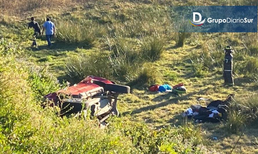 Vehículo desbarrancó en la Ruta 5 y dejó seis lesionados