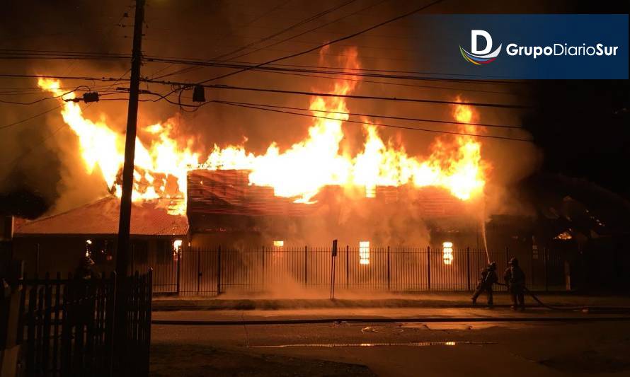 El incendio se desató hoy a las 4 de la madrugada y pudo ser controlado luego de 5 horas de lucha bomberil.