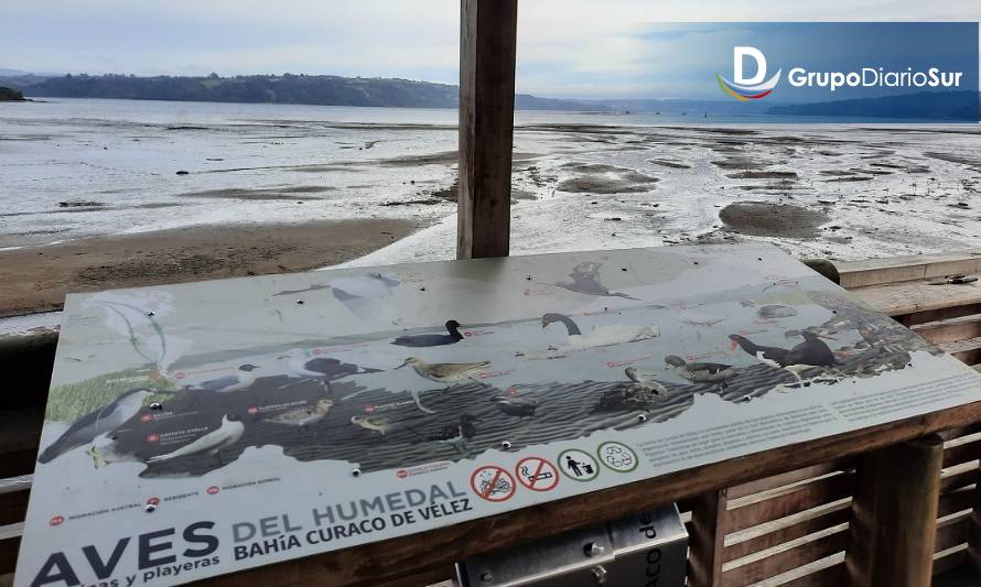 Habilitaron paneles informativos en la costanera de Curaco de Vélez