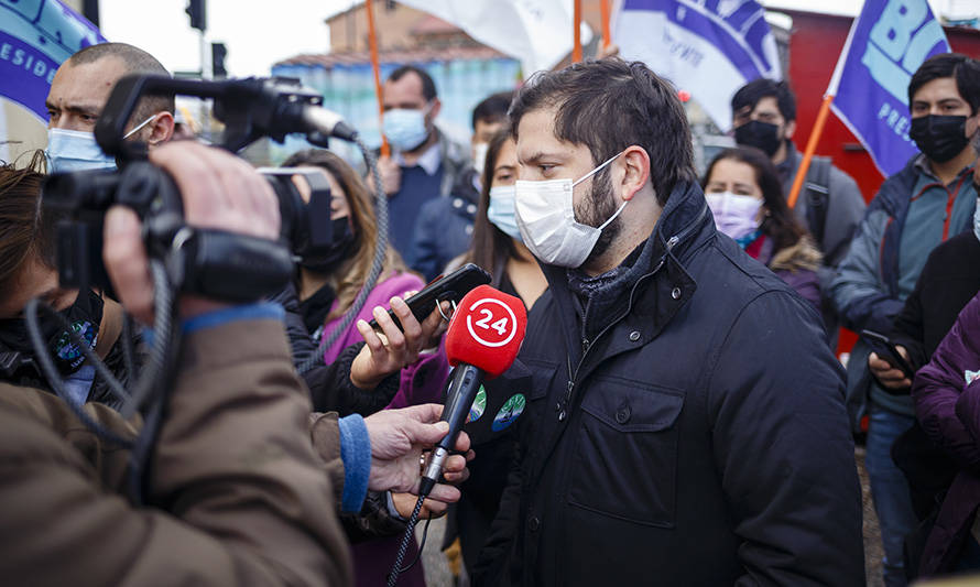 Gabriel Boric: “La industria de la salmonicultura en Chile ha sido irreflexiva respecto de sus errores”