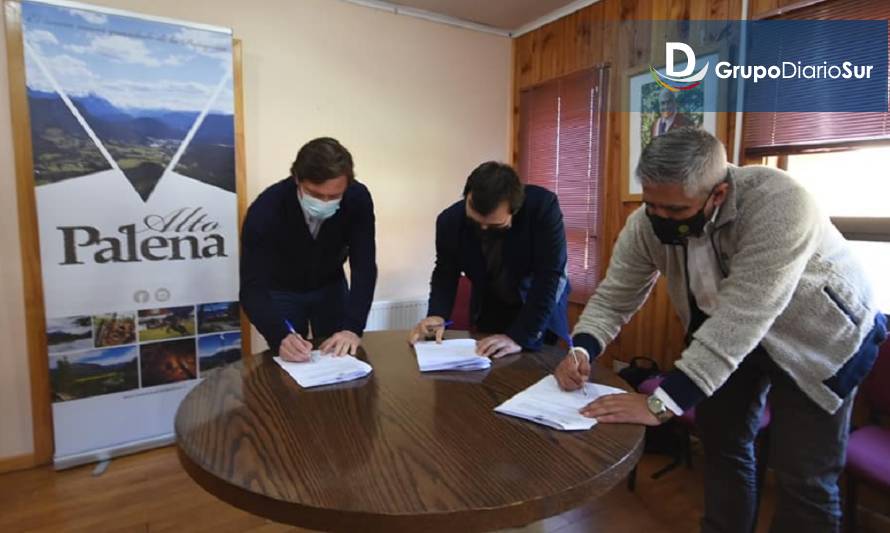 Firman convenio tripartito para impulsar turísmo en la comuna de Palena