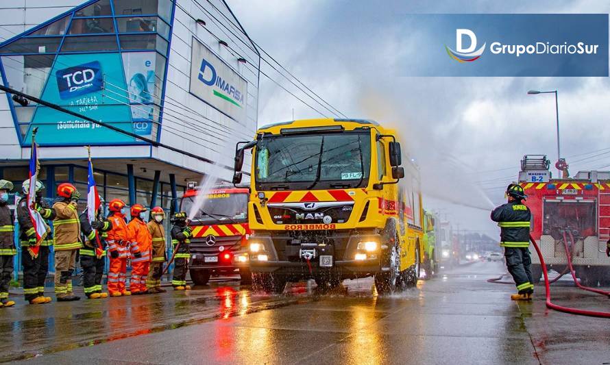 Bomberos de Quellón recibieron nuevo carro de rescate