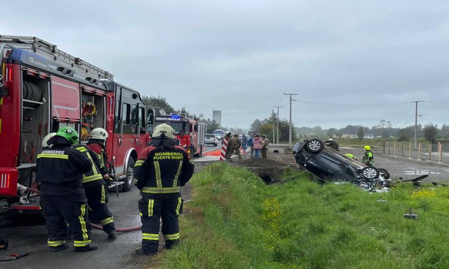 Destruido quedó el jeep que volcó tras el atropello. Foto Néstor Manquian