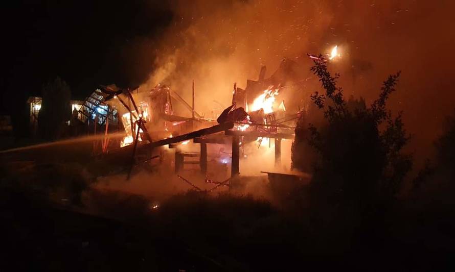 Destruida quedó la casa habitación en Quellón