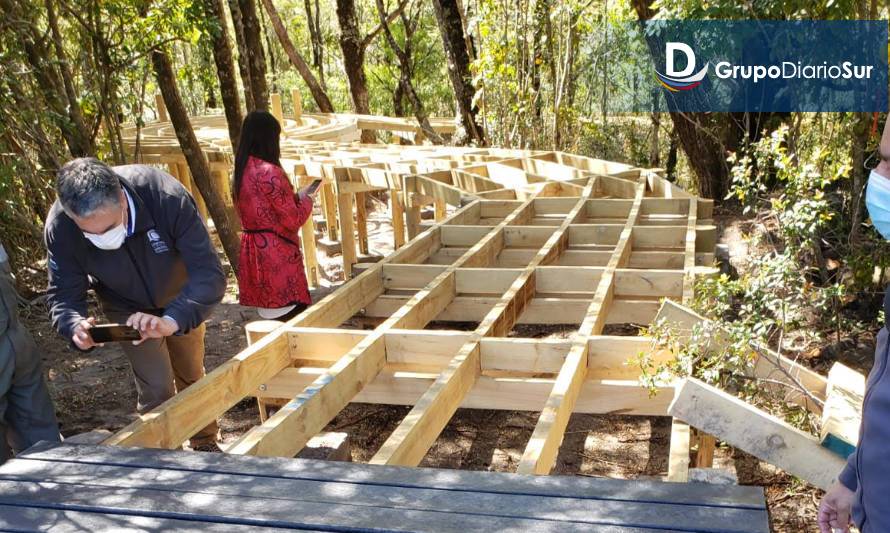 Integran material reciclado en mirador del Parque Nacional Vicente Pérez Rosales