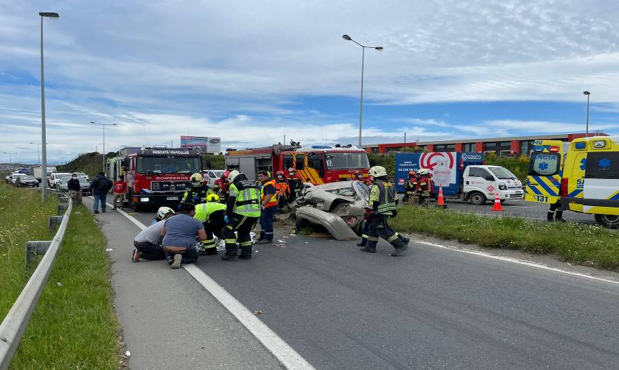 Conductora de automóvil resultó con lesiones graves en accidente de tránsito