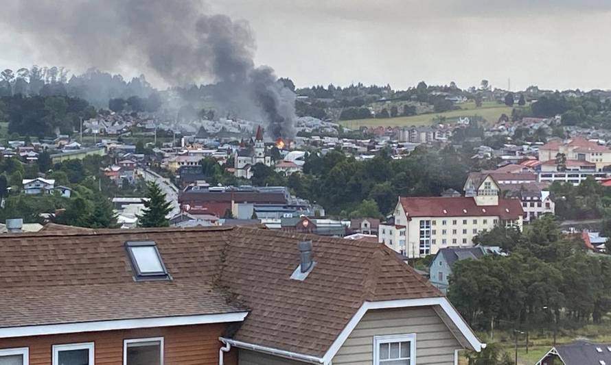 Tragedia en Puerto Varas: Dos niños murieron junto a  su padre en incendio 