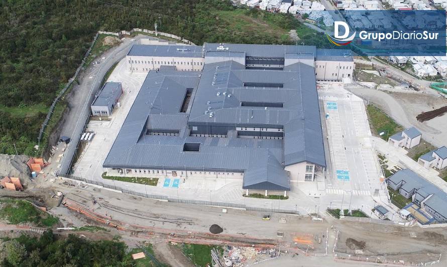 Nuevo hospital de Quellón lleva 98% de avance en las obras