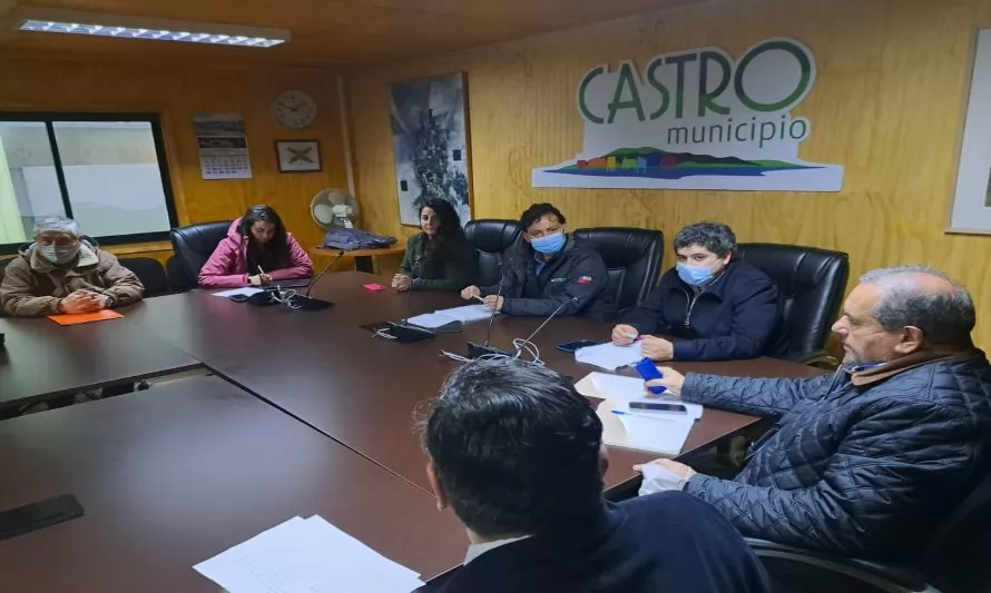 Comisión Fiscalizadora del CORE sostuvo reunión con municipio de Castro para analizar obras paralizadas de la Posta de Chelín