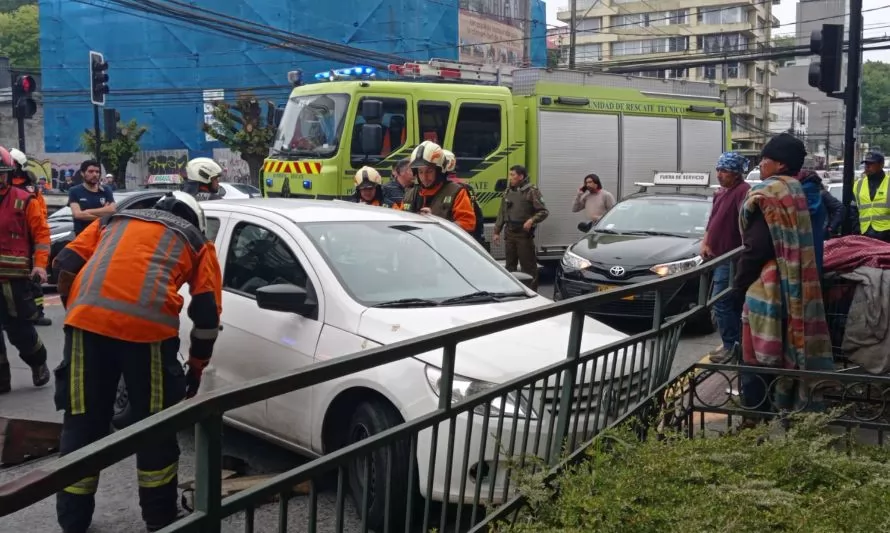 Colisión en el centro de Puerto Montt dejó una persona lesionada y una alta congestión vehicular 