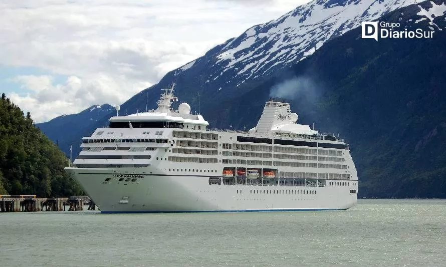 Recalada del “Seven Seas Mariner” anticipa positiva  temporada de cruceros 2022-2023 en Puerto Chacabuco