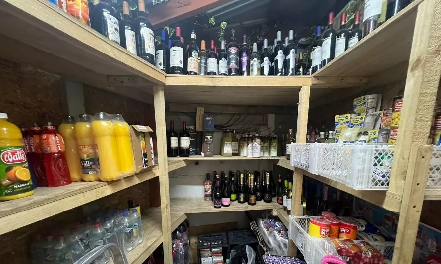 Carabineros desbarata venta clandestina de alcohol en cercanías de colegio