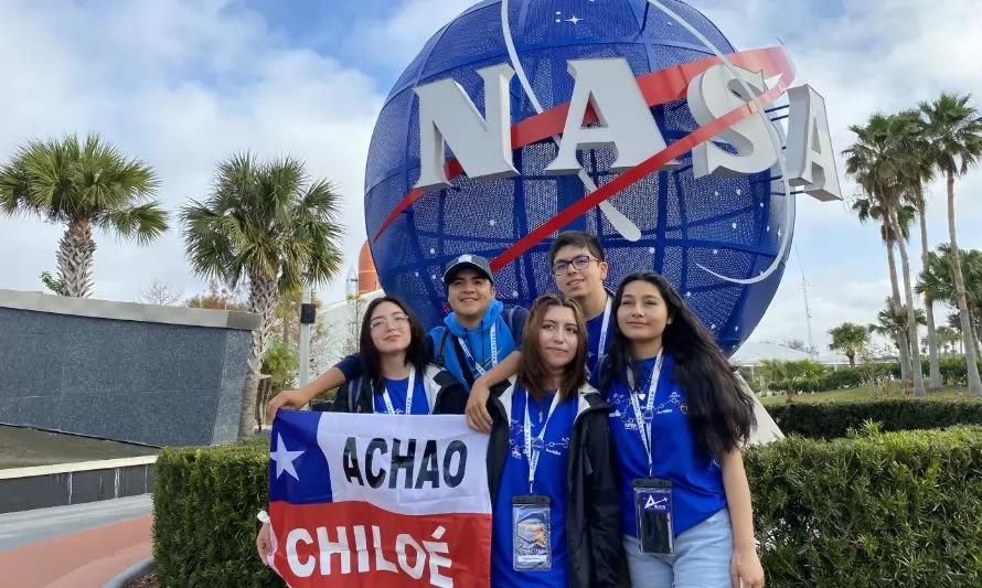 Estudiantes del liceo Insular de Achao realizaron pasantía en el Centro Espacial Kennedy de la NASA