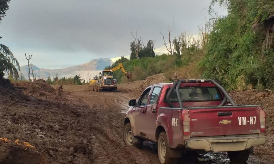 Remoción de masa mantiene interrumpido el tránsito en la Ruta 7 en Chaitén