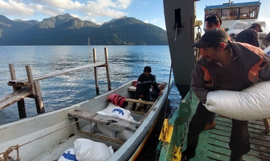 Municipalidad de Puerto realizó operativo del plan invierno para familias del lago de Todos los Santos