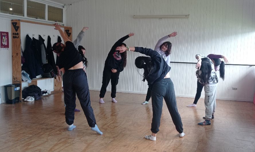 Ballet Folklórico de Educación Municipal realiza clases gratuitas durante vacaciones de invierno