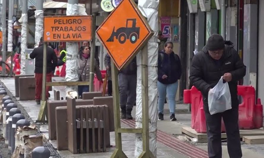Trabajadores de la remodelación de la calle Antonio Varas aún no reciben sus sueldos