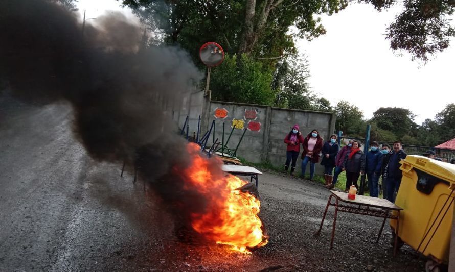 Apoderados se tomaron la escuela rural de Ilque