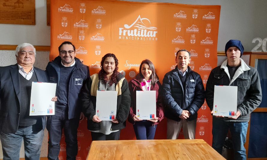 Bienes Nacionales entregó títulos de dominio en Puerto Montt, Cochamó, Frutillar, Llanquihue y Puerto Varas