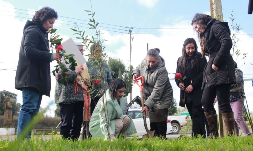 Con Árboles por la Memoria rinden homenaje a víctimas de la dictadura en la región