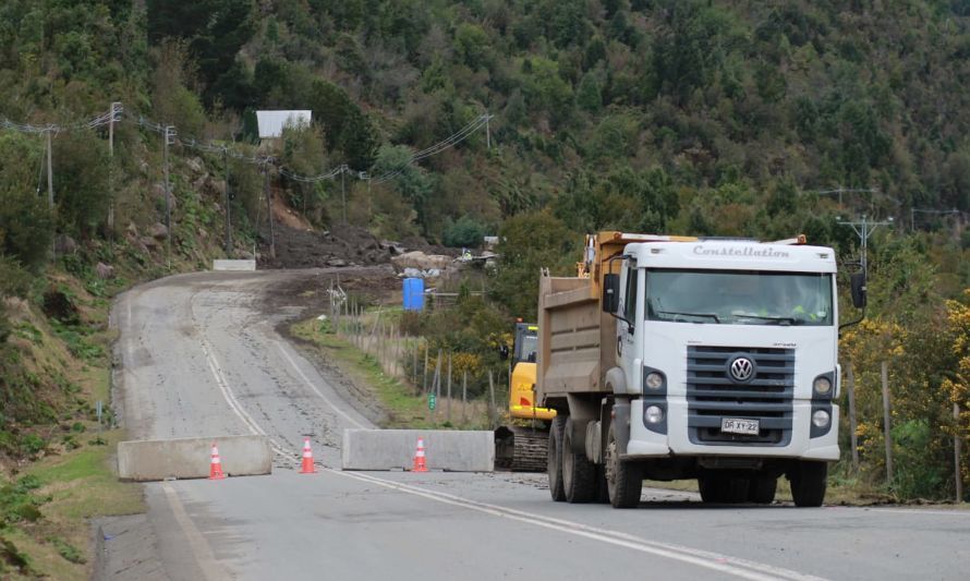 Activan alerta comunal para Puerto Montt por nuevos derrumbes en la carretera austral