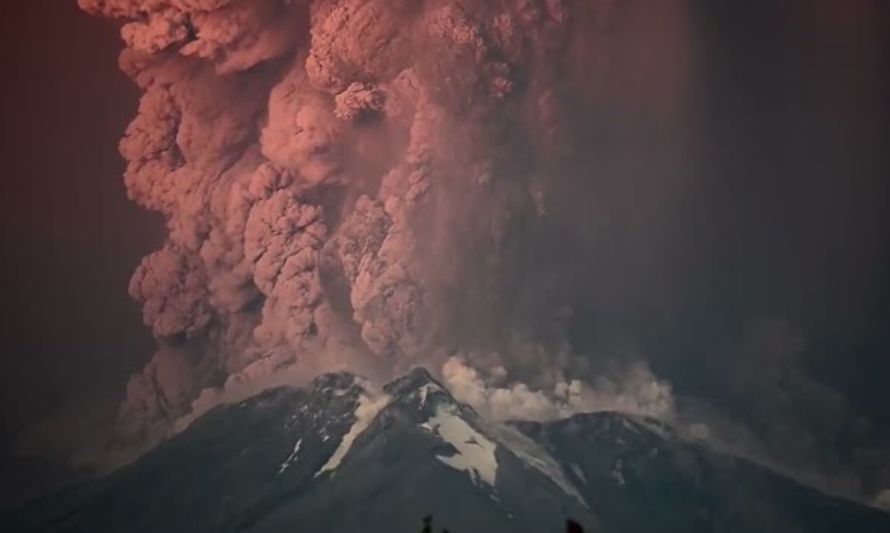 El volcán Calbuco es el segundo más activo del país: ¿la zona está preparada en caso de una nueva erupción?