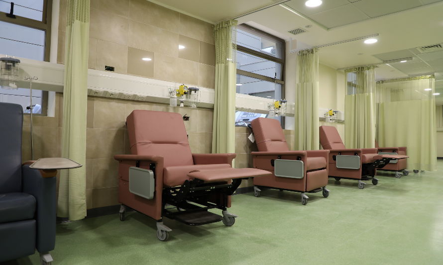 Hospital de Puerto Montt aumentó su dotación de sillones oncológicos