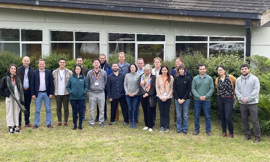 Delegación de Países Bajos visita INIA Remehue para conocer trabajos de investigación relacionados con algas marinas