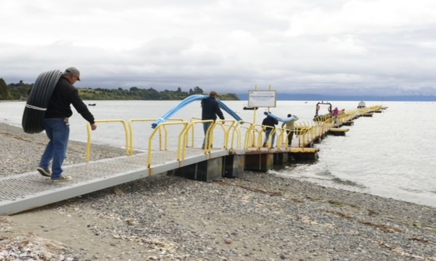 Refuerza red de agua potable en islas Capera y Maillen
