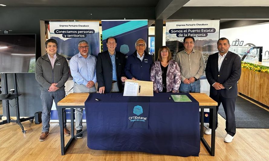 Emporcha y CFT Estatal de Aysén firman convenio de cooperación