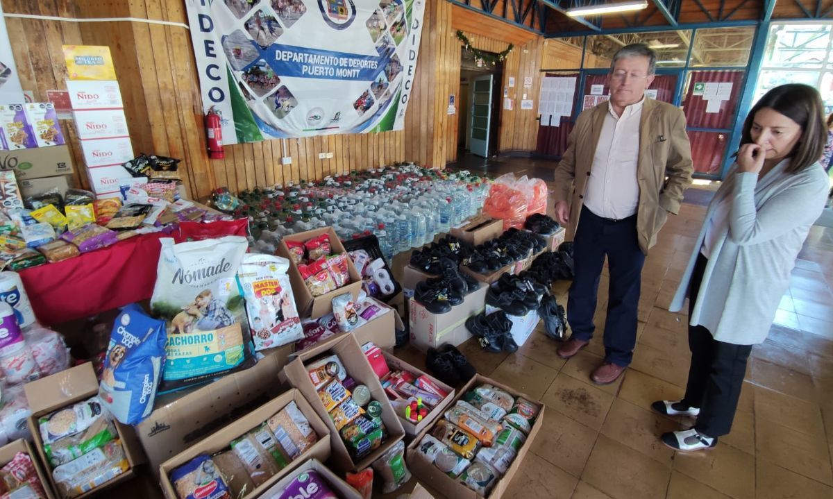 En Puerto Montt recolectan 10 toneladas de ayuda para Valparaíso