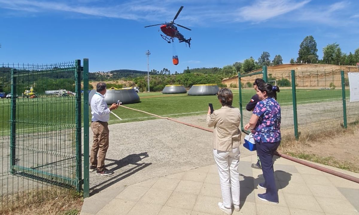 Director (s) del Servicio de Salud Osorno visita San Juan de la Costa ante alerta roja por incendios forestales