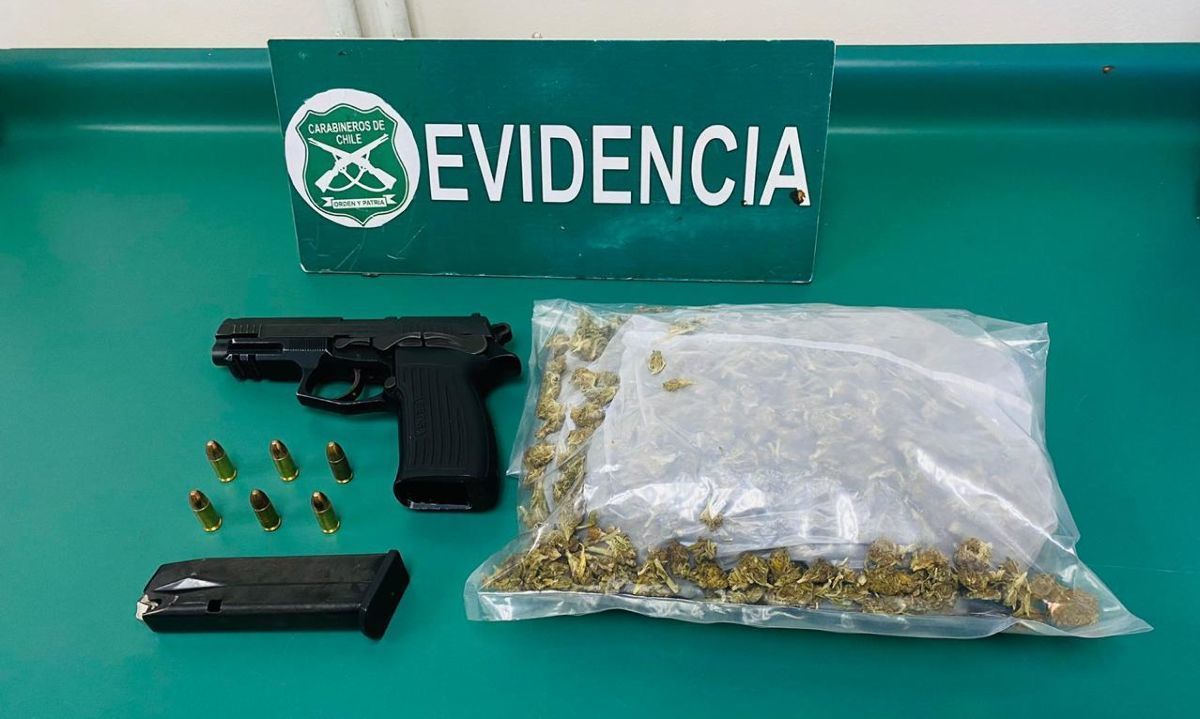 OS-9 detiene a pareja por porte de armas, desacato y tráfico de drogas