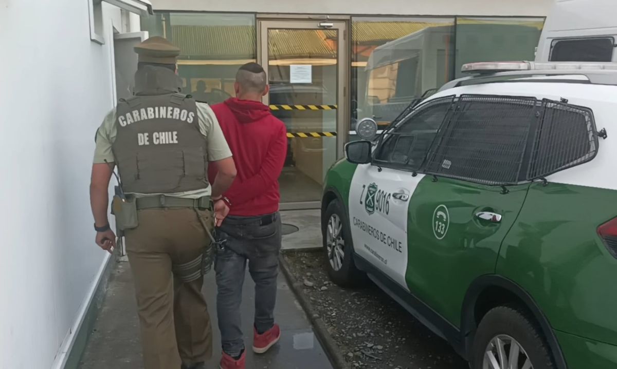 Carabineros detiene a 3 personas por robo con violencia en Alerce