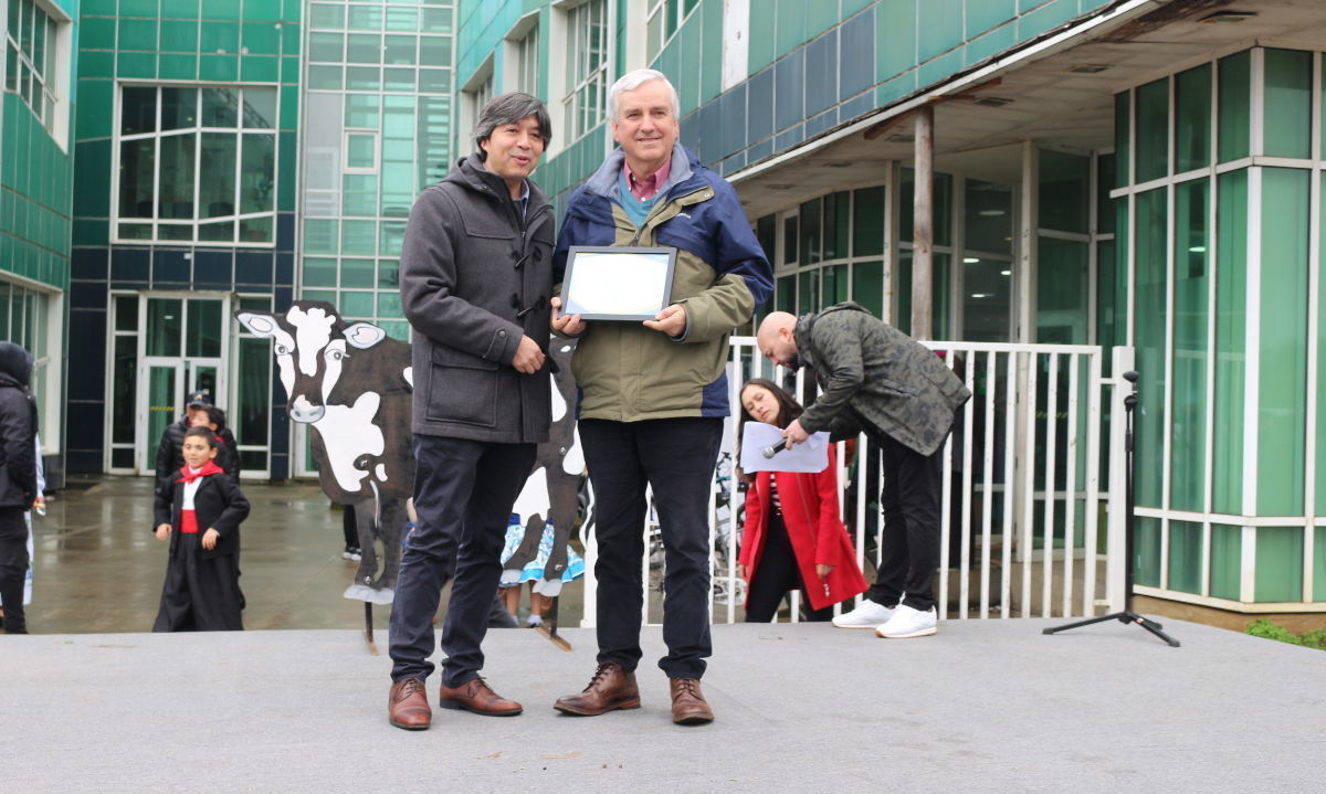 Mes de la Leche: Liceo Carlos Ibáñez del Campo en Fresia celebra el día de la Leche 